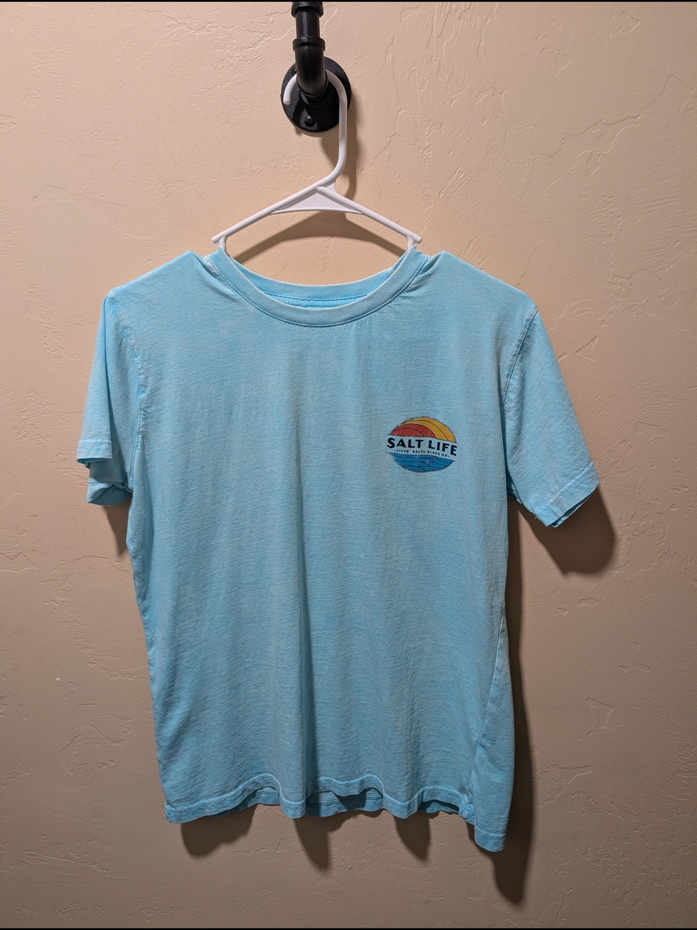 EUC Woman's Salt Life Light Blue Aqua Teal Livin Salty Graphic  Salt Wash Tee S